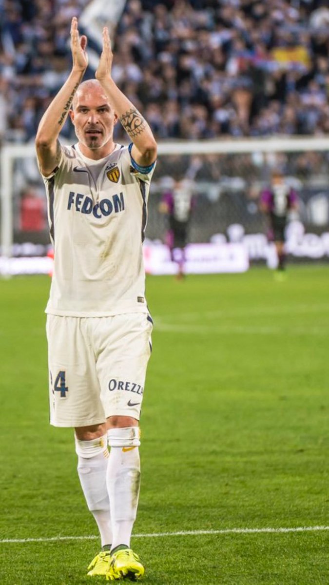 aleksimonegask's tweet photo. Notre pirate ! Présent sur le navire de la L2 aux portes de la finale de la ligue des champions ! De ton 1er but pour ton 1er match contre Tours à ton tacle salvateur contre City en passant par ton But contre Valence en Barrages.. #numero24 #unodinoi #raggi #daghemunegu 🔴⚪ https://t.co/QpyrvBc4NQ