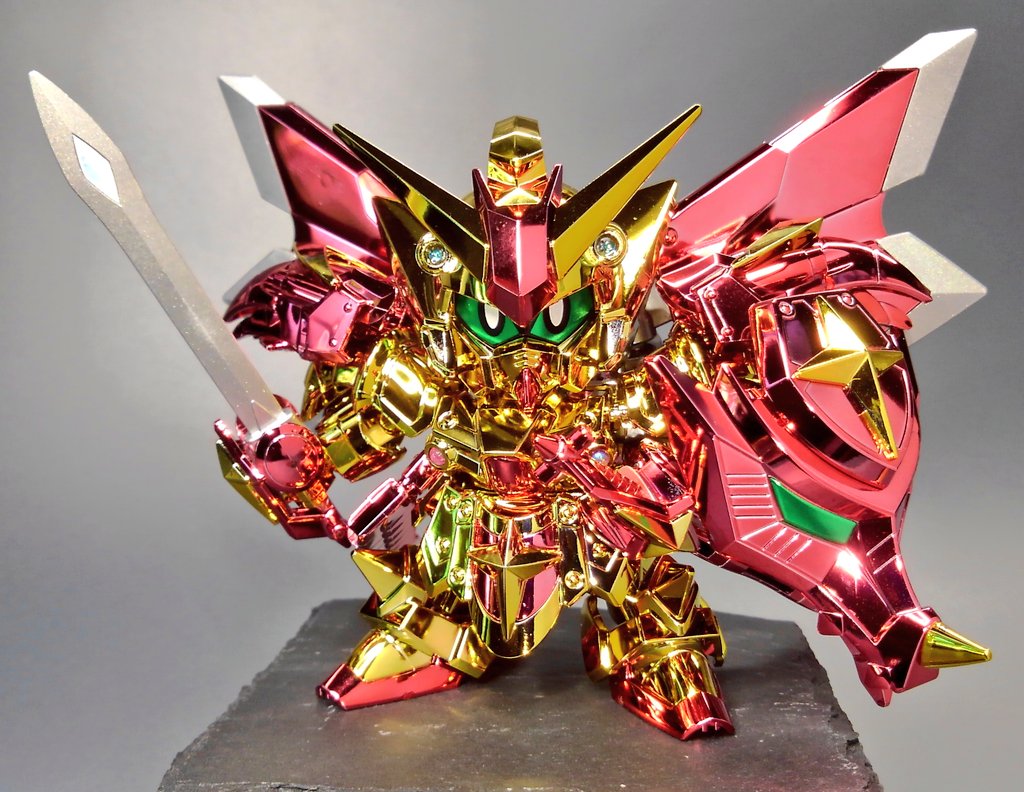 ট ইট র 大騎 ﾊﾟﾊﾟﾓﾃﾞﾗｰ 完成しました 騎士スペリオルドラゴン です イベント限定の超メタリックver を 部分塗装とメッキパーツのゲート跡のリタッチで仕上げました キットは先日参加した展示会 群プラミーティングの抽選で頂いたものです