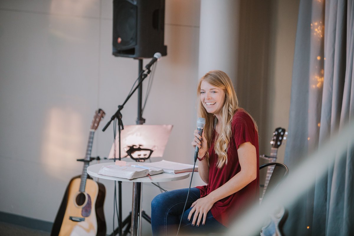 Overflow tweet media