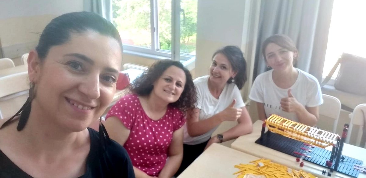 Projemizin 4.gününden <a href="/pnrfettahlioglu/">Dr. Pınar FETTAHLIOĞLU</a> hocamızla 5E modeline uygun köprü yapımı #LondonBridge

#ORDUSTEMİLEGELECEĞİNEYÖNVERİYOR
#ÖğrenÖğretYaygınlaştır
#Eğitim2023
#EğitimKentiOrdu
<a href="/tcmeb/">Millî Eğitim Bakanlığı</a> <a href="/ziyaselcuk/">Ziya Selçuk</a>
@Ordu_mem @orduarge <a href="/kutlutekinbas/">Kutlutekin BAŞ</a>
#Stem #FETEMM