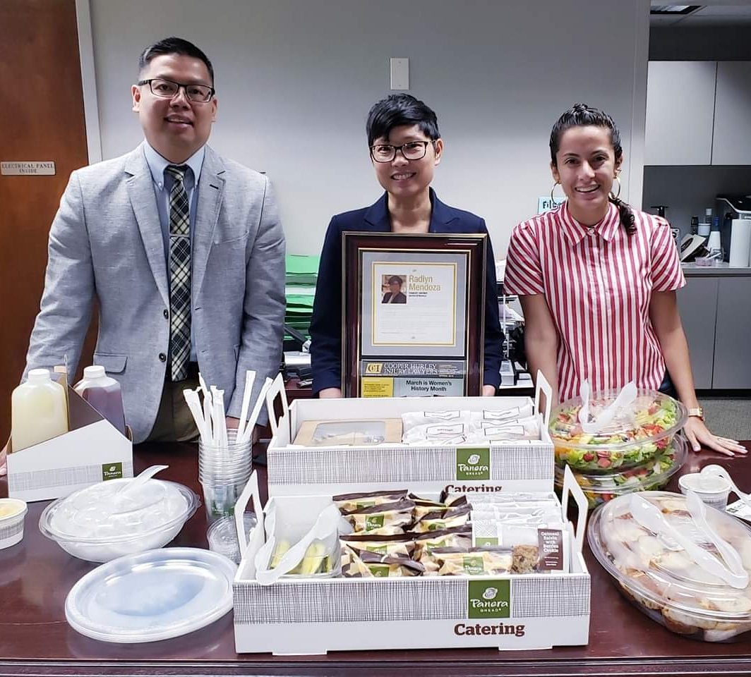 GardnerMendoza's tweet photo. You know it's a #feelgoodfriday when your favorite personal injury law firm surprises you with lunch! You're the best Cooper Hurley Injury Lawyers!! #surpriselunch #cooperhurleylaw #allthebread #foodies #immigrationlawyer https://t.co/8UZjI7vxIv
