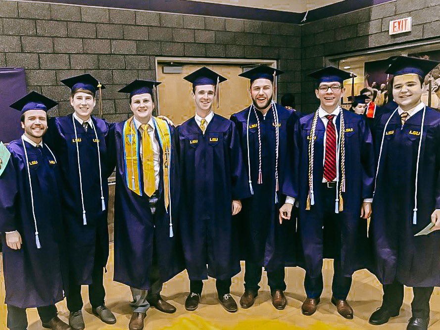 Happy #FlagFriday from the LSU Taus! Our most recent brotherhood retreat was sick🤙🏼

Also we didn’t get the chance to congratulate our most recent graduates! We wish y’all the best of luck on becoming old men