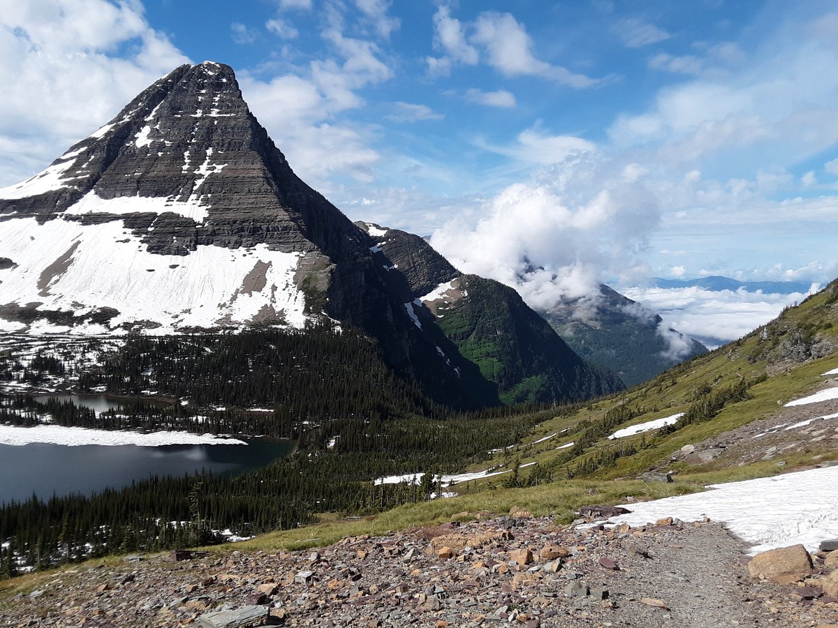 LinNoOne's tweet image. Did I mention that the views here don't suck? @GlacierNPS #HiddenLake