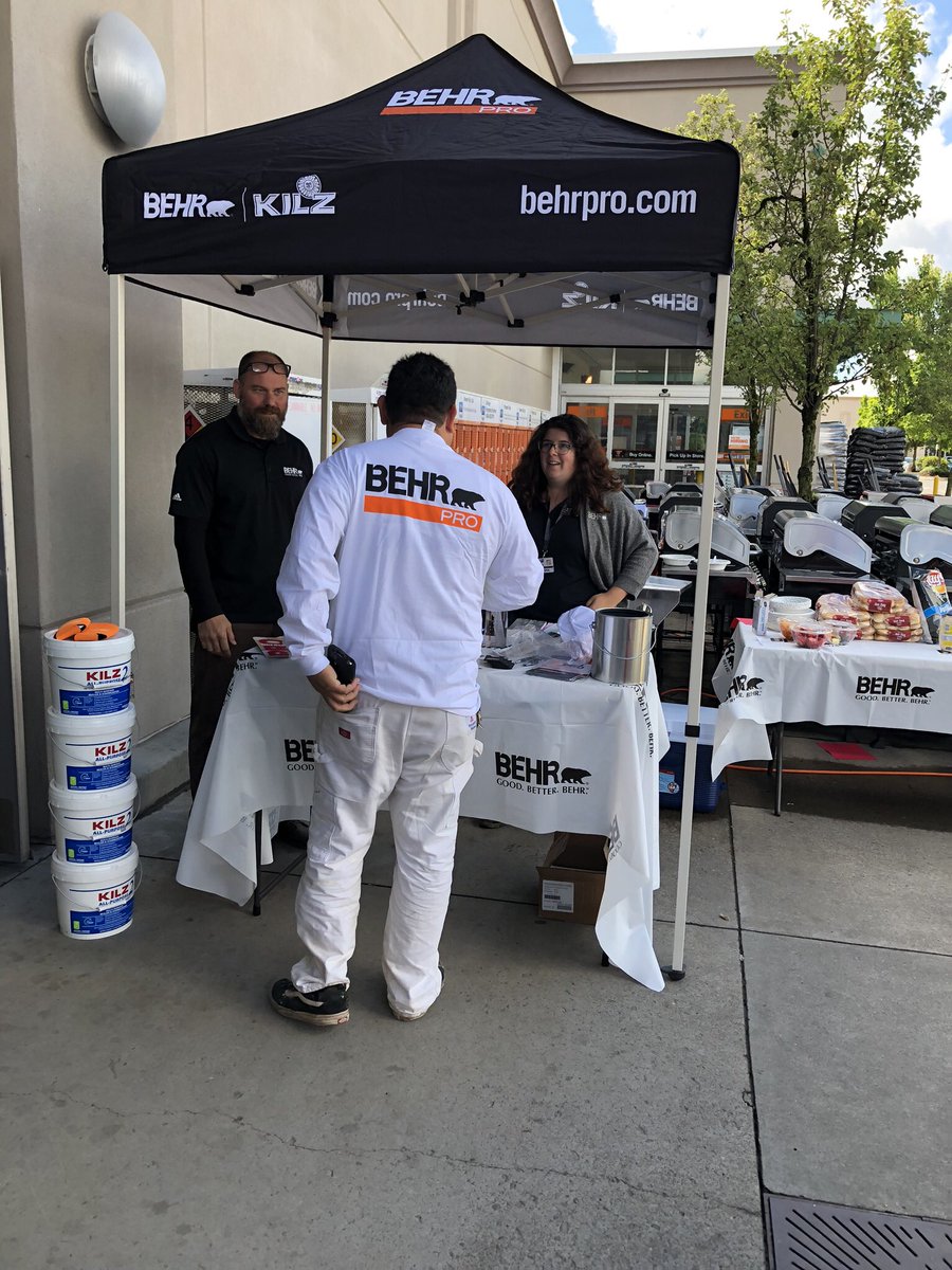mvecchi_behr91's tweet photo. Great day appreciating our Pro Customers in #thd4013 we had an awesome day, made some new friends and fortified the partnership between two iconic brands #homedepot and #BEHRPaint @_Brandy_MB @blkubes @MknightMatthew @TD4theWin @BlankenshipSB Thanks team for the support! https://t.co/APd84WCeYH