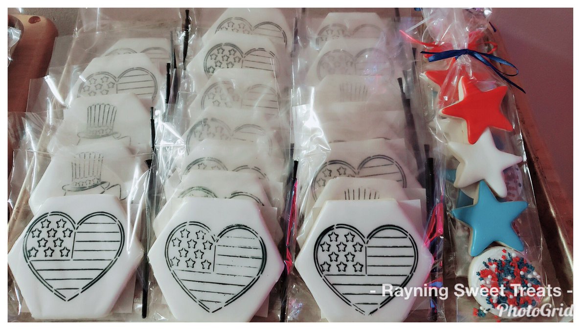 Rayningsweets's tweet photo. Tomorrow is the big day... Pre 4th of July Pop Up Shop 😀😀😀😀😀. I'll have custom decorated sugar cookies, paint your own cookies, and candy popcorn! 

Pre 4th of July Pop Up Shop 
4-6pm, Once Upon a Child, Gahanna OH 43230 (Stoneridge Plaza)

I hope to see you there 😀 ❤️ https://t.co/sewPVL64vc