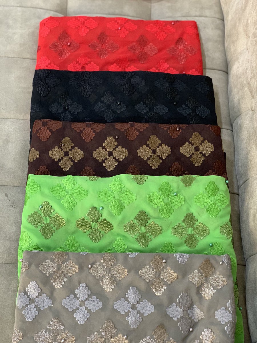 gorgeouslysimp1's tweet photo. One of our best seller veils
.
.
.
.
#customerpriority
#gorgeouslysimple
#simplicitynelegance
#notthescaryluxury 
#shopping
#clothingbrand
#abujabaseddesigner
#luxuryoutfits
#Africanprint
#kidswear
#ladieswear
#uniqueclothingpieces
#uniqueaccessories
#nigeriandesigner https://t.co/g23H8YHdfw