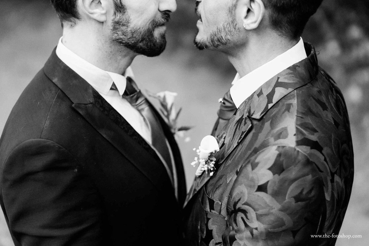 The_Fotoshop's tweet photo. El amor, por definición, es libre. 🌬
Hoy nosotros también estamos ORGULLOSOS. 🌈
¡Feliz Día Internacional del Orgullo LGTBI+! 🏳️‍🌈 👩‍❤️‍💋‍👩👨‍❤️‍💋‍👨����
#fotografia #bodas #PrideDay #Barcelona #Catalunya #DíaInternacionaldelOrgulloLGTBI #Orgullo2019 #Pride2019 #loveislove https://t.co/9pAO5cRNNp
