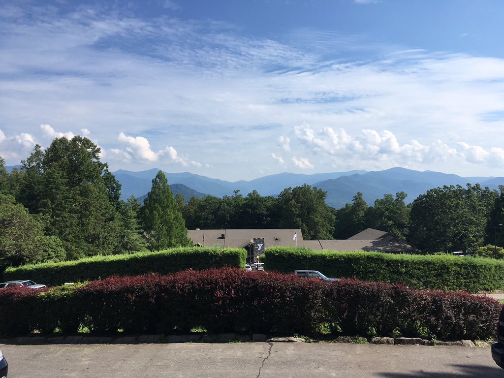 scubed625's tweet photo. Views like this make me question how anyone could be a beach person #atFCAcamps #LetsGo #GirlsBlackMountain #EurekaHall @YMCABlueRidge https://t.co/pdC3gMqCJC
