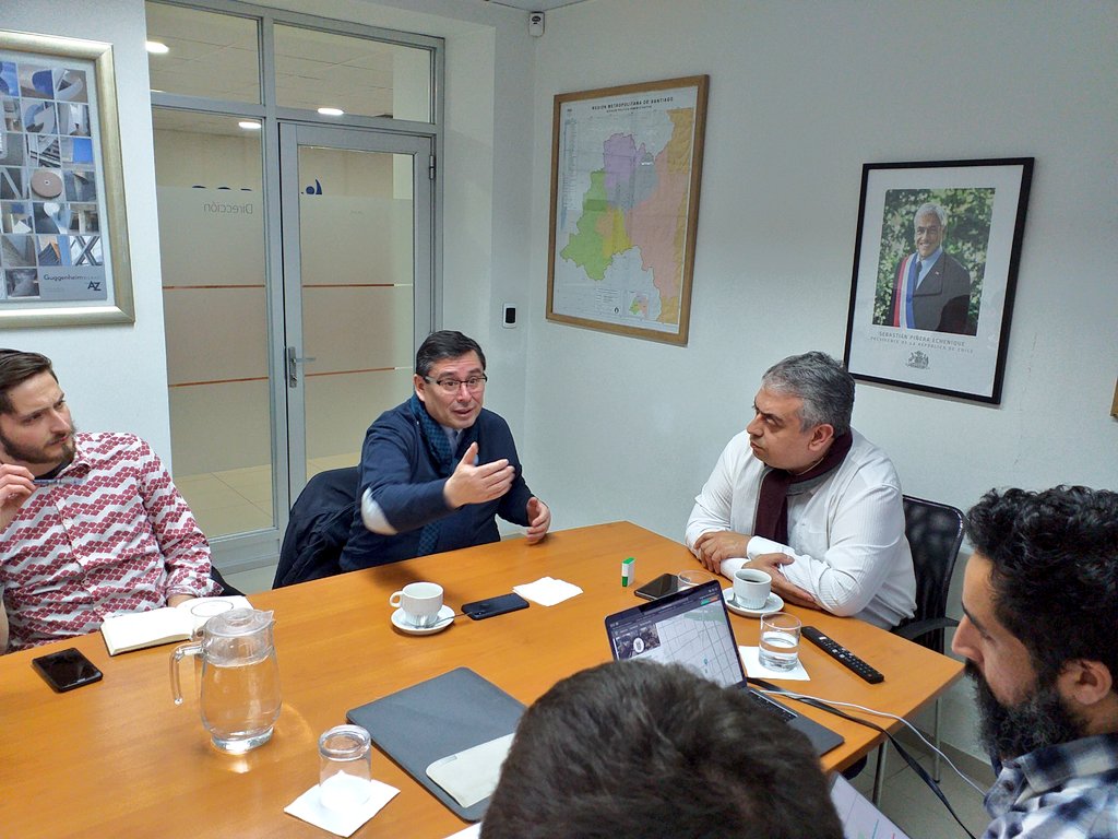 AMUR_CHILE's tweet photo. Con la idea de transformar a las comunas rurales en territorios inteligentes, el Dir. Ejec. de AMUR @cggonzalezt se reunió con el Dir. de @Corfo @alvaroundurraga, para revisar iniciativas digitales: servicios @Mejor_Municipio; telemedicina "Salud Virtual" y botánica @plantsssapp https://t.co/l7ZP8KeoUP