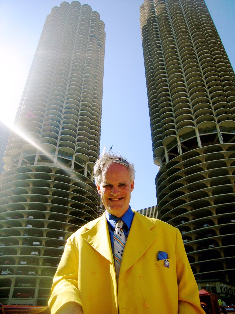 Happy 70th Birthday to this towering figure.  If you see him today, wish him the best and prepare yourselves for some birthday suit jokes😂  We love you Vincent!