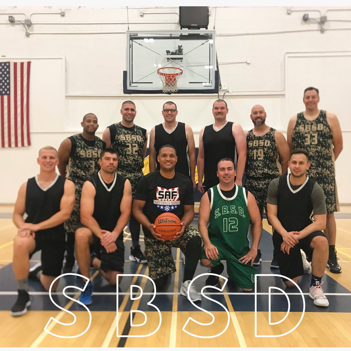 SAF_SBCSD's tweet photo. Deputies from the San Bernardino County Sheriff’s Department have formed two title contending teams🏆🥇They will face off against one another in just minutes here at the @USPFC1 qualifying round! Best of luck fellas🙌🏾#SAFPROUD #SBCSD #USPFC2019 https://t.co/ghC5A1VTaH