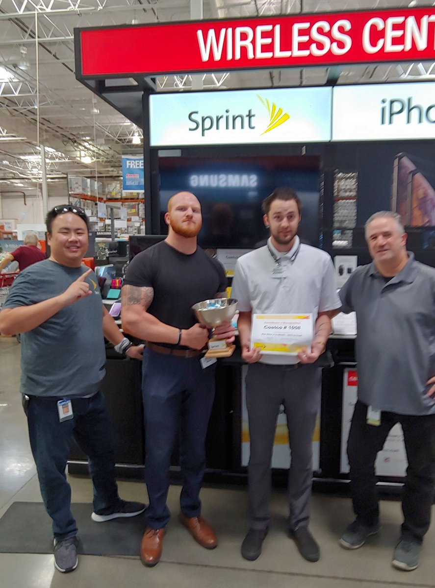 CGAZ5GforAll's tweet photo. Costco May Sprint Store of the Month - Johnny &amp; team now 3 time winners in Paradise Valley! #TeamSWAT #nowteamSW @DerekQDer @5GKennyG #recognition https://t.co/lHXPz5ePgL