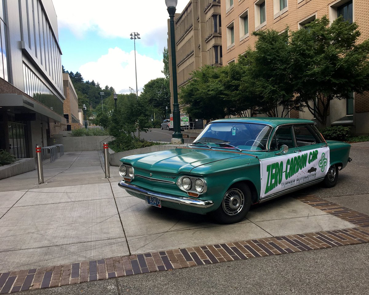 eventspsu's tweet photo. It's always fun when your Arena is full of new ideas!!! @InventOregon Collegiate Challenge State Finals is taking place today in Viking Pavilion at @Portland_State. 22 projects competing for $25,000 in prizes. #InventOR #portlandstate #pdx #Portland #event #venue https://t.co/BvvBcUD0ae