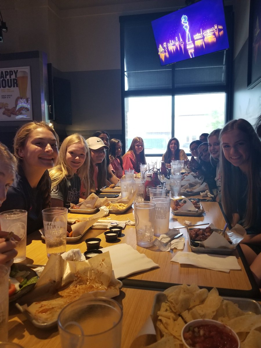 UnitedFCStars's tweet photo. Enjoying the USA vs France  game as a team! Go Stars https://t.co/yUlx1IMr4i