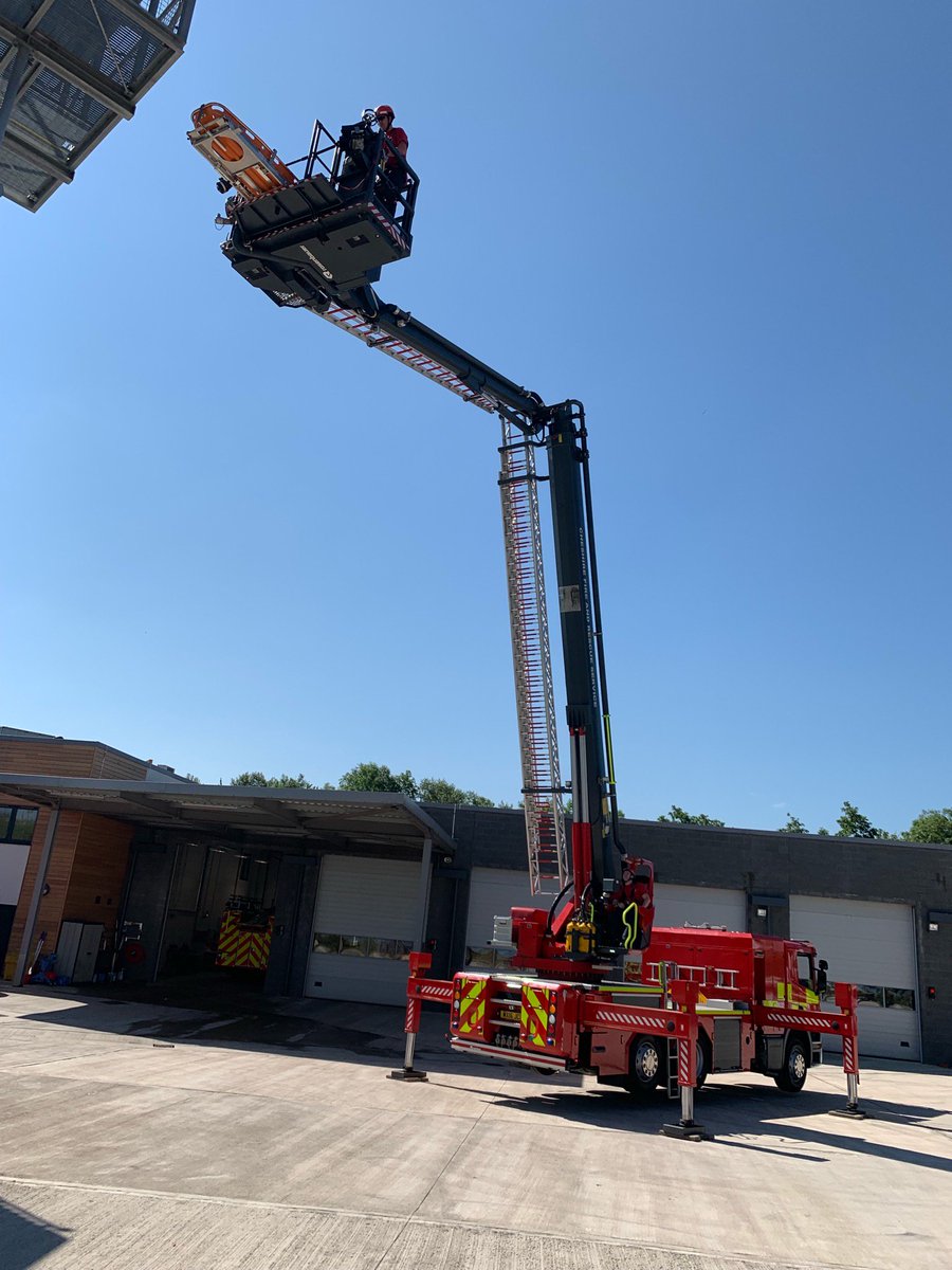 LymmFS's tweet photo. Congratulations to FF McGowan (Blue Watch Lymm) & FF Lenihan (White Watch @WarrFS) On successfully completing their Initial ALP Operators course. Both have worked extremely hard over the last 10 days. Very Well Done!
#ALP #arielladderplatform #cheshirefire https://t.co/AMCqinrEan