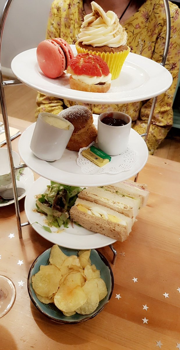 Had a lovely afternoon tea @MadHattersTRoom with @beffanny92 & @taylornator15 for Mum's Mothers Day treat 🍰🥂🧁☕
#afternoontea #madhattersteaparty #mothersday #treat #family #mum #sister #brother #chester #sandwiches #scones #jamandcream #chocolatecupcake #prosecco🍾