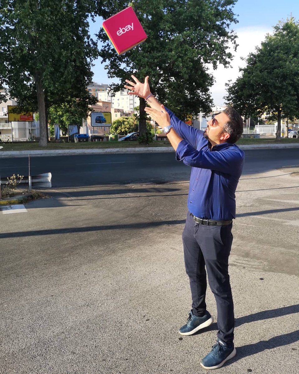 lucarallo's tweet photo. 🌈 L'arcobaleno dell'amore invade #Milano! ❤️ Nella Parata del #29giugno vi aspettano @eBay_Italia e @durexitalia con sorprese esclusive per tutti 🎁 e per ogni oggetto acquistato sulla pagina https://t.co/NGQvIG9g1z eBay donerà 1 € ad Arcigay! 🔝 #eBayPride #PrideYourSelf https://t.co/twk3qb1KY4