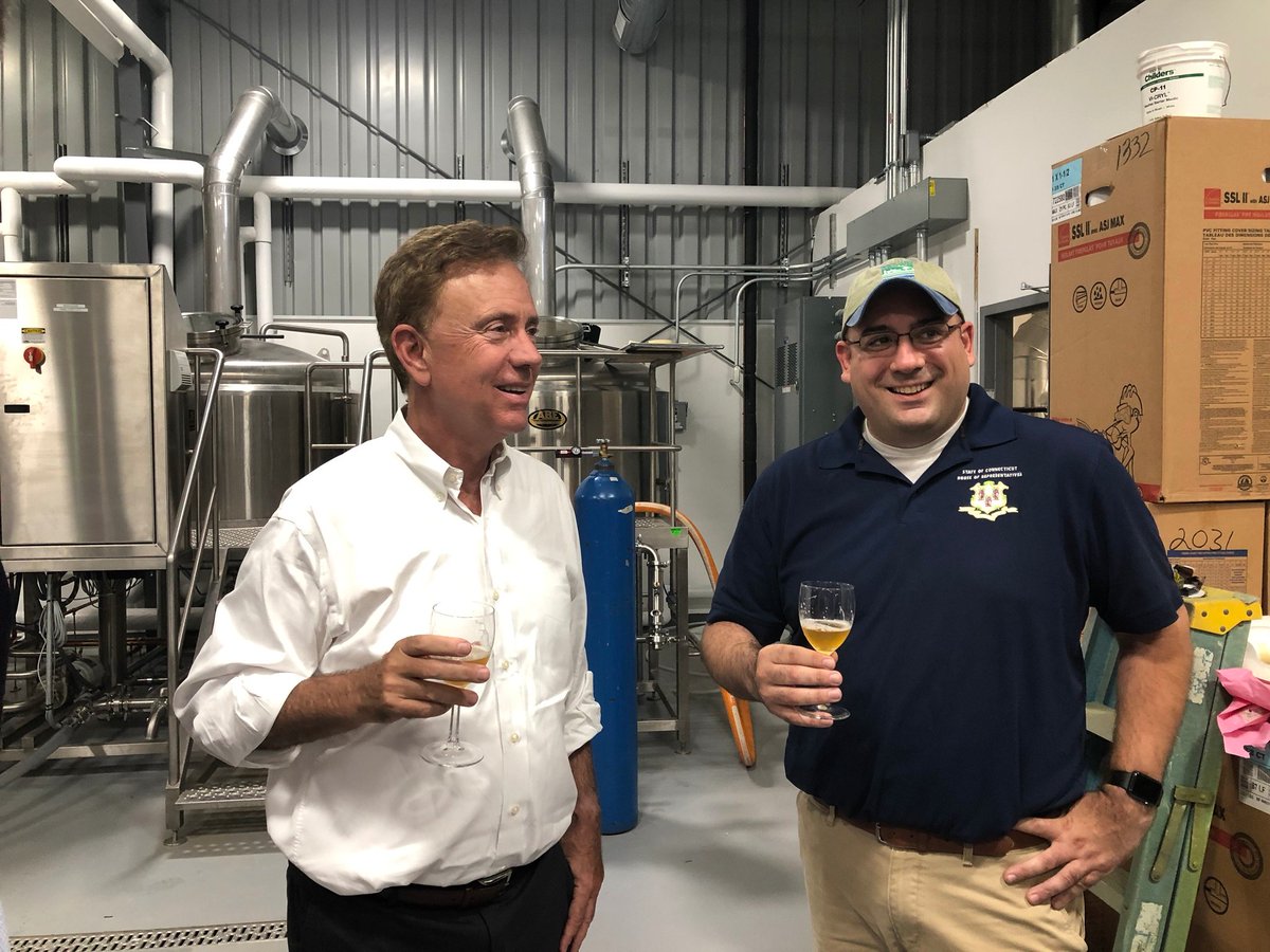 GovNedLamont's tweet image. #ExploreCT: Taylor Brooke Winery in #Woodstock produces 22 different wines and just celebrated their 15th anniversary. It's open year round and offers group tours, tasting, and hosts private events. Come check it out and support #CTGrown products! 🍷🍇

@bryanhurlburt @RepPatBoyd