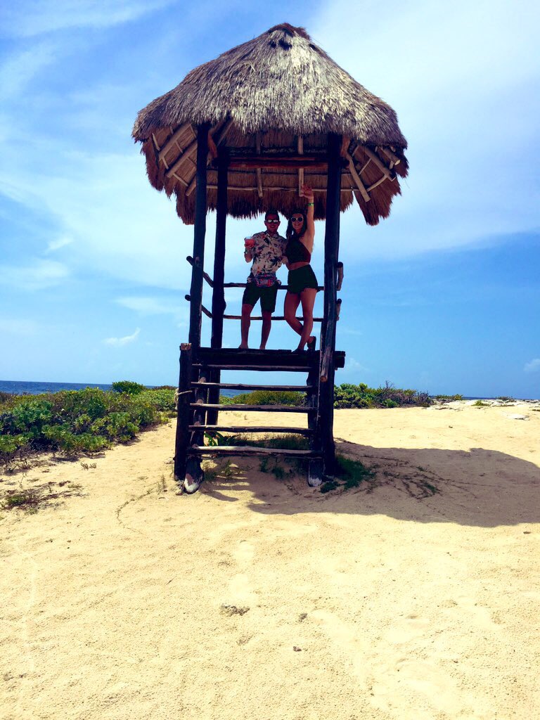 Cozumelbarhop's tweet image. Lifeguards OFF duty! #OnVacation #Cozumel #YourDDinParadise @ShelinaMariee @Brien80