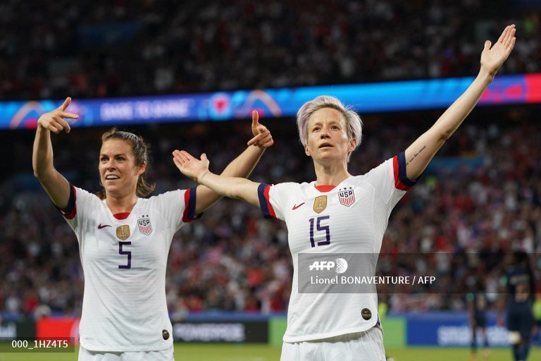 AFPphoto's tweet photo. #WomenWordCup #FRA #USA
#MATCH46 #FIFAWWC
United States' forward Megan Rapinoe celebrates scoring his team's second goal.
@Kenzotribou @BonaventureLio https://t.co/wMwXSQ4TL0