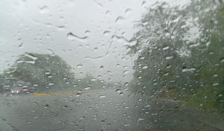 xevtfm's tweet photo. ⚠️ #Alerta ⚠️ Vuelca unidad de transporte #Comalli en la vía corta, cerca de la #UJAT en #Cunduacán.
🌧️ ¡Extreme precauciones por presencia de lluvia en la zona! https://t.co/IPDx5nNiPt
