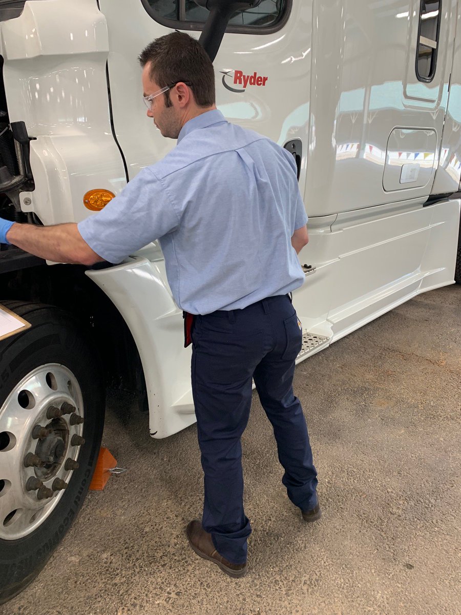 RyderSystemInc's tweet photo. The world's largest hands-on skills competition, @SkillsUSA's 55th annual #NLSC19, took place this week in Louisville. Ryder supported the conference by providing Ryder trucks &amp; expert judges for the preventive maintenance skills station during the diesel tech competition. https://t.co/WNxbXODKwm