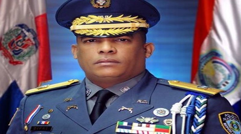 informe56rd's tweet photo. Posesionan al general Pablo de Jesús Dipré como nuevo director policial en Santiago. Info:https://t.co/nwdDAUB3Ww

#Noticias #general #PablodeJesús #director #PN #Informe56com https://t.co/SgVRUL2OER