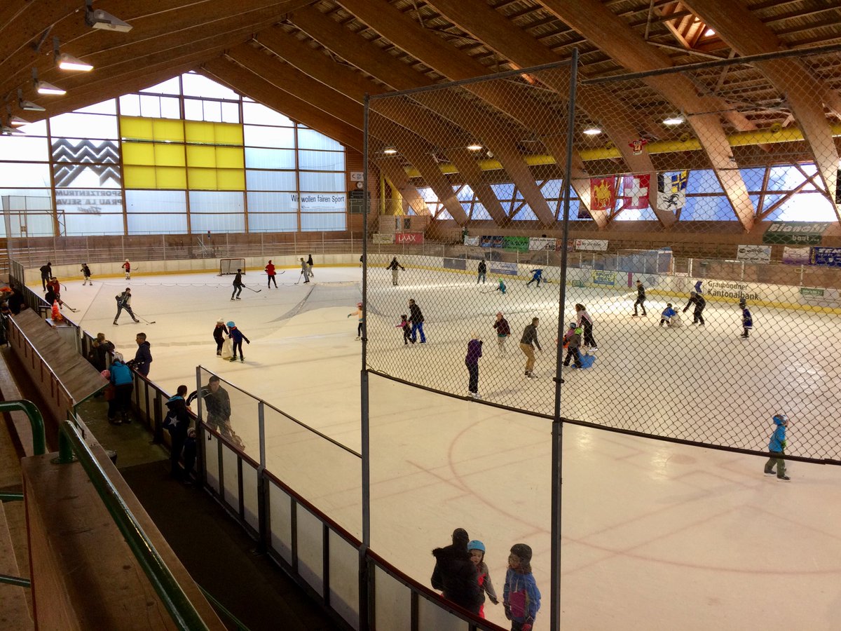 SPLS_Flims's tweet photo. #Abkühlung gefällig?
Ab morgen #Samstag ist die #Eishalle wieder geöffnet! Die Zeiten für den öffentlichen Eislauf findet ihr hier https://t.co/ve4Hg5gYc4 https://t.co/AiZy0PSBL5