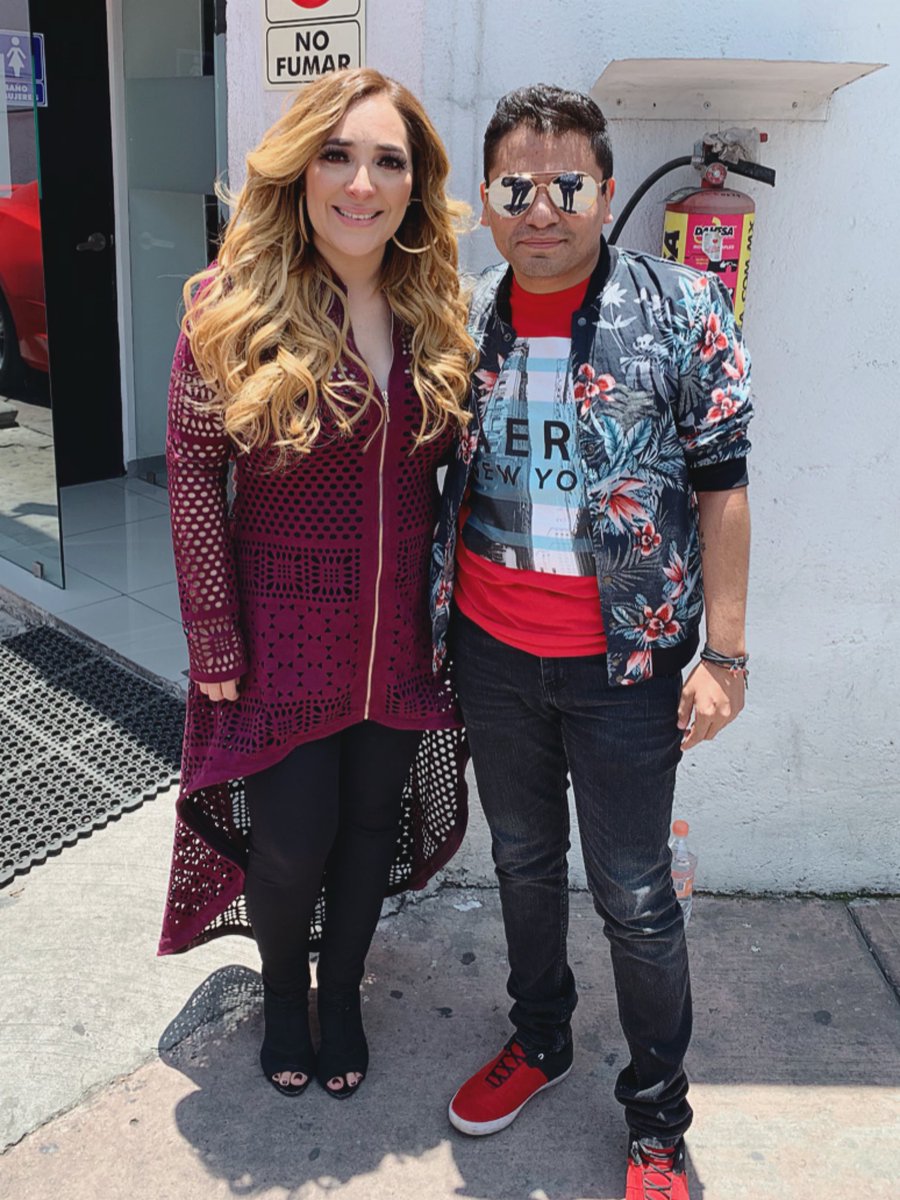 izrrahelito's tweet photo. Muchas gracias por siempre ser tan linda @MyriamMonteCruz 💓
Te ves hermosa, los mejores deseos en esta nueva etapa!!! 😘🥰
.
.
#Basta #Irracional .
#picoftheday #instapic #selfiboy #selfigram #selfietime #Fan #Myriam #MyriFan #happy #instamoments
https://t.co/Xgr8YYGAfw https://t.co/Pj9BP4ydu2