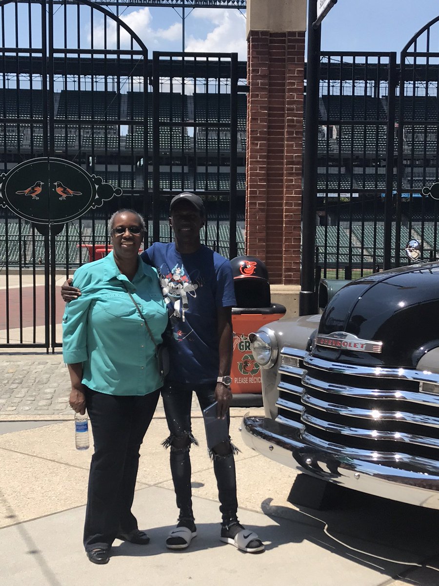 MBEmag's tweet image. Wrapped another successful #WBENCconf yesterday w Bob and Audrey @infinityphotolv and our final cover shoot of the year today for the #FallIssue 35th Anniversary.