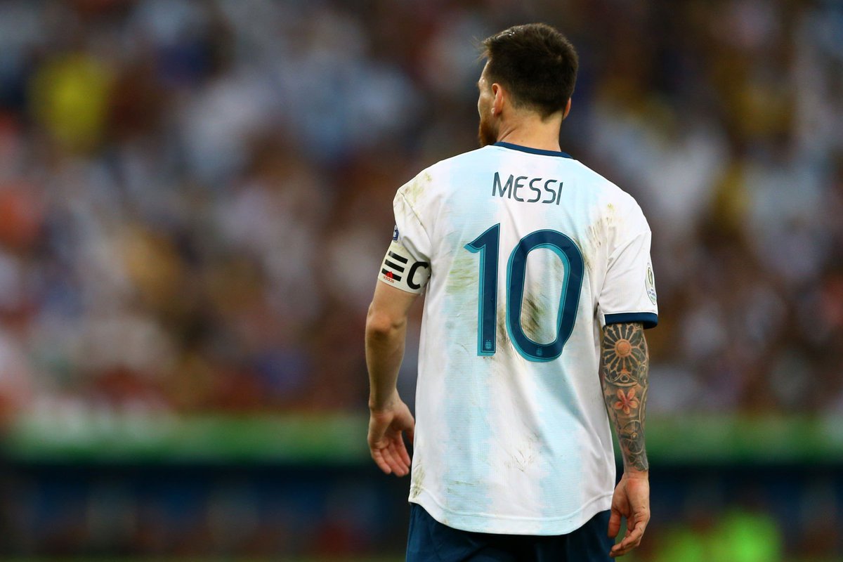 FCBW_A7's tweet photo. رسمياً : الأفضل في التاريخ, الأُسطورة ليو ميسي يقود مُنتخب الأرجنتين لـ نِصف نهائي كوبا أمريكا 👏🏻🇦🇷

#CopaAmerica https://t.co/MIhV8mUys2