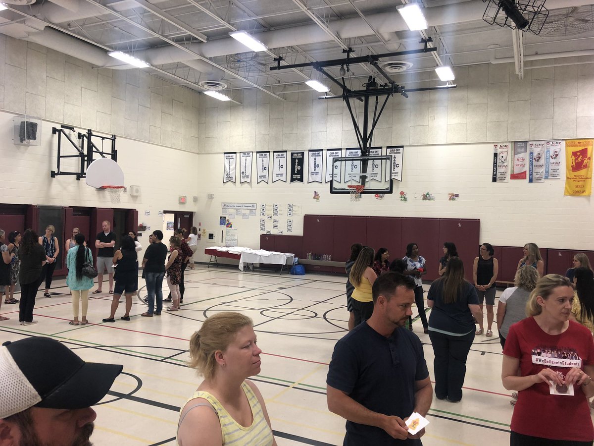 usherhaley's tweet photo. Last day, sharing a little bit of @iirpgradschool RP training @MortonWayPS 👍🏼 teams created a MW #beyondthemeat burger & did our first community circles! #peelproud @PeelSchools @ClimatePeel @rehunt2 @Ms__Gervais @ms_tulloch https://t.co/LdSqBQNIFm