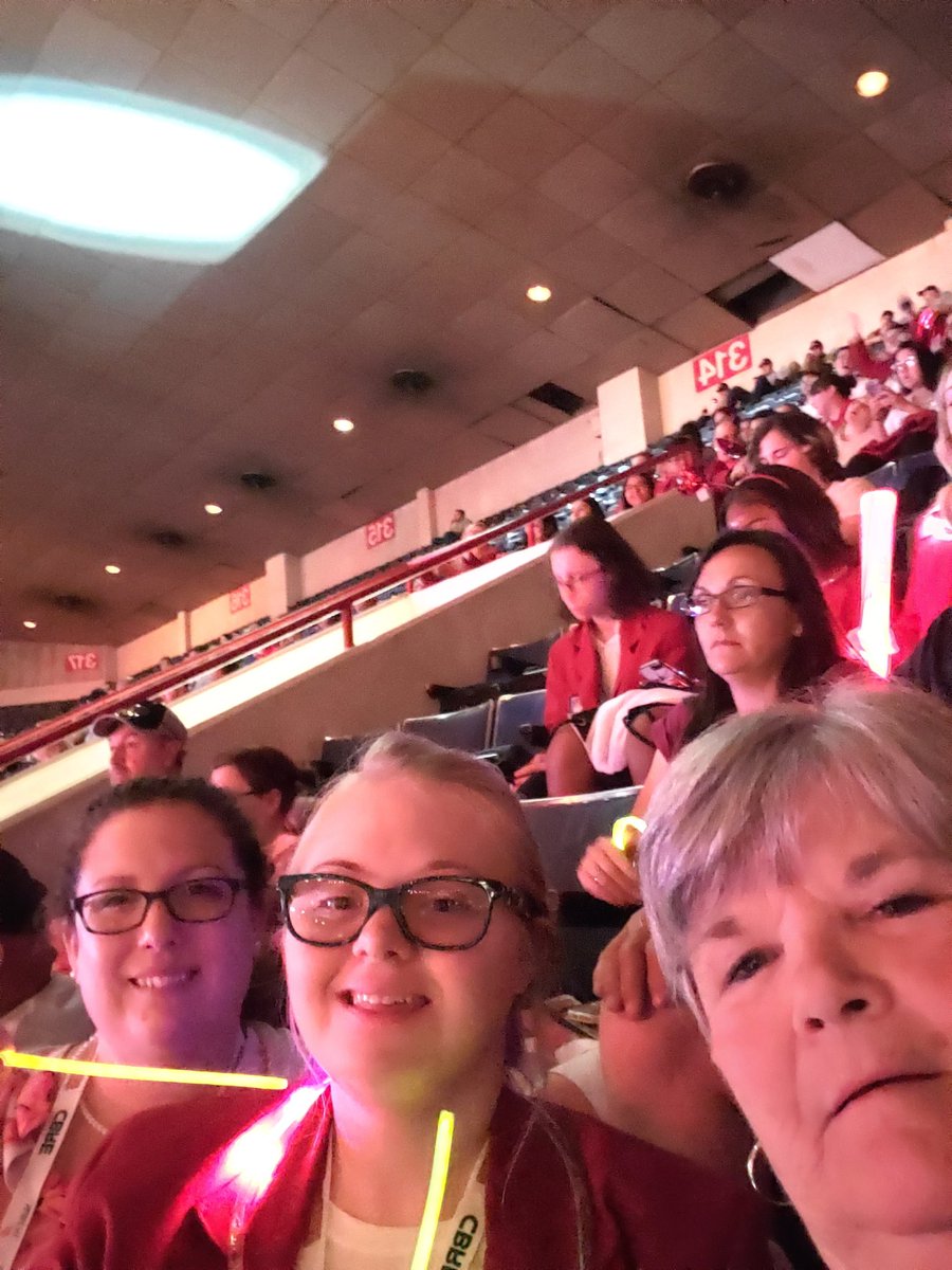 Shearious1's tweet photo. @PowhatanHS @JTibbsPCPS @PowhatanCTE  got  here an hour early and the place is already packed https://t.co/HbGYqb6qII