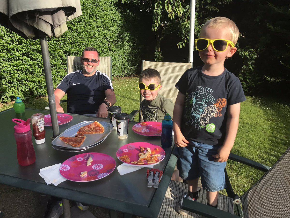 MichelleKersha7's tweet photo. #fridaynitefun #memories #familymatters https://t.co/690UYxnuc5