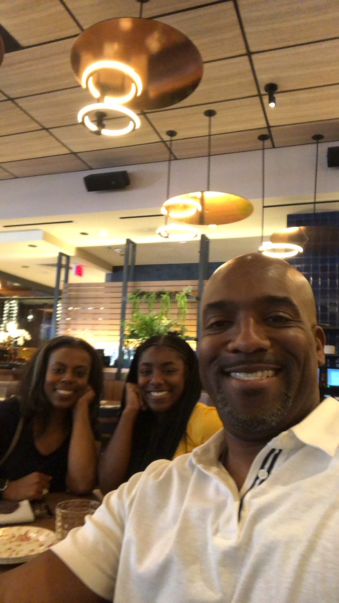 mmedious's tweet photo. @SHAQ me and family in LA, and we had to stop by your restaurant for lunch.  About to try your famous fried chicken! https://t.co/TAwCLIDcI4