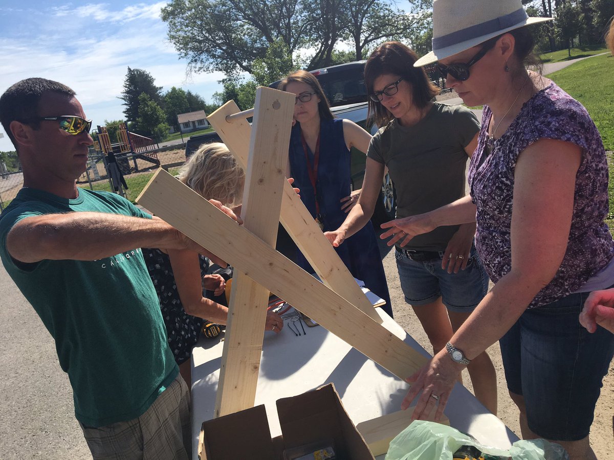 MrsEmilyJAdams's tweet photo. @TweedElementary staff engaging in hands-on learning today! #hpedeeplearning #creativity #collaboration #NPDL https://t.co/nWHTEsW0io