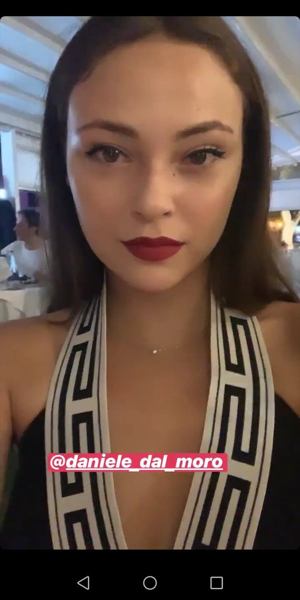 SaraMarchi15's tweet photo. Io basita dalla sua bellezza. 😍❤️☀️ #Martina #GF16 https://t.co/6WXjlRZUQZ