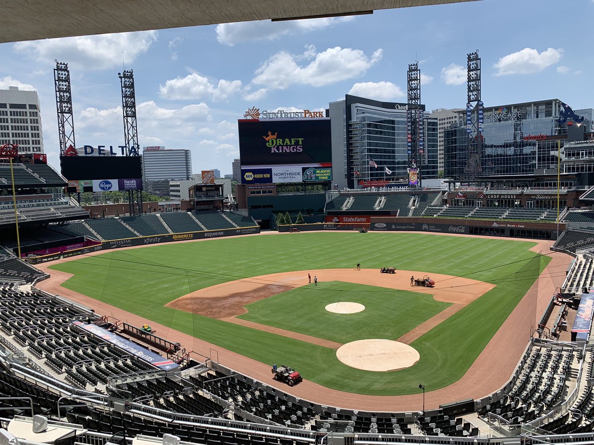 tenaciousDJONES's tweet photo. TY @DraftKings for the #Braveforaday hookup! Childhood dream complete 🙏 w/ @scottydont_23 @Braves https://t.co/qShtABpjCF
