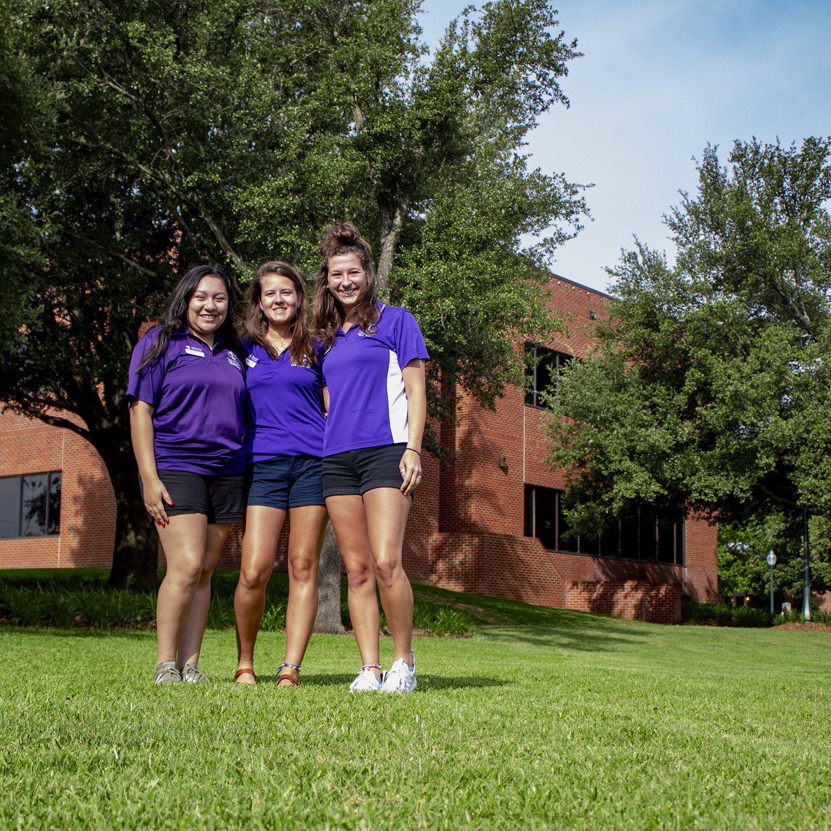 TarletonTxnSvcs's tweet image. Do you want to share your love for Tarleton with prospective students and help them see what Tarleton is all about? Apply to become a Texan Rep! Texan Reps are changing Tarleton one tour at a time.

To learn more and apply, please visit 👉 tarleton.edu/welcome/texanr…