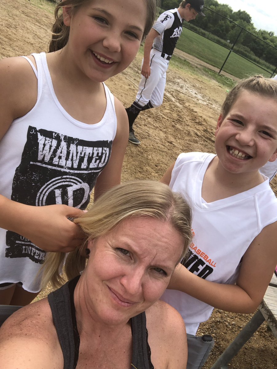 These girls are so kind!  Fixing my hair during Reid’s state baseball game.  #kindnessselfie #CreekSSBingo <a href="/PrairieCR_Creek/">Prairie Creek</a>