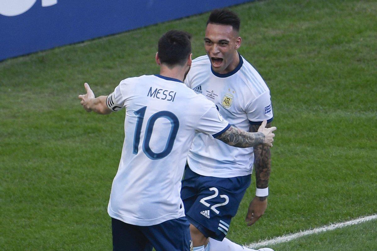FantasyFCB's tweet photo. Argentina ya está en semifinales y el fútbol le debe una a Messi. Tocará sufrir contra Brasil, donde esperemos que Messi consiga por fin sacar su mejor versión, hará mucha falta. https://t.co/XmdxTeV5HM