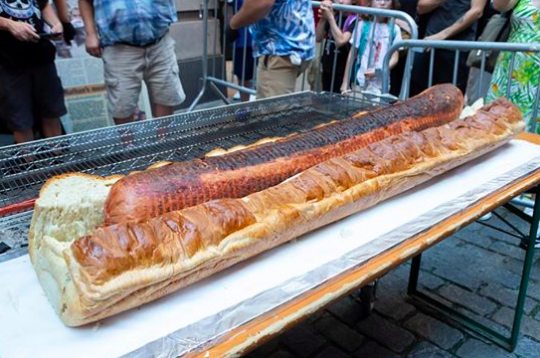ExtraCredit's tweet photo. TGIF from this huge hot dog https://t.co/1oeNGY7VrG