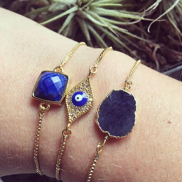JackCraftFair's tweet photo. Meet Mooks &amp; Bru. Their one-of-a-kind jewelry is made with natural stones. Gems and stones are sourced from local shows and incorporated into sleek pieces! @mooksandbru https://t.co/adbKTuTl7C