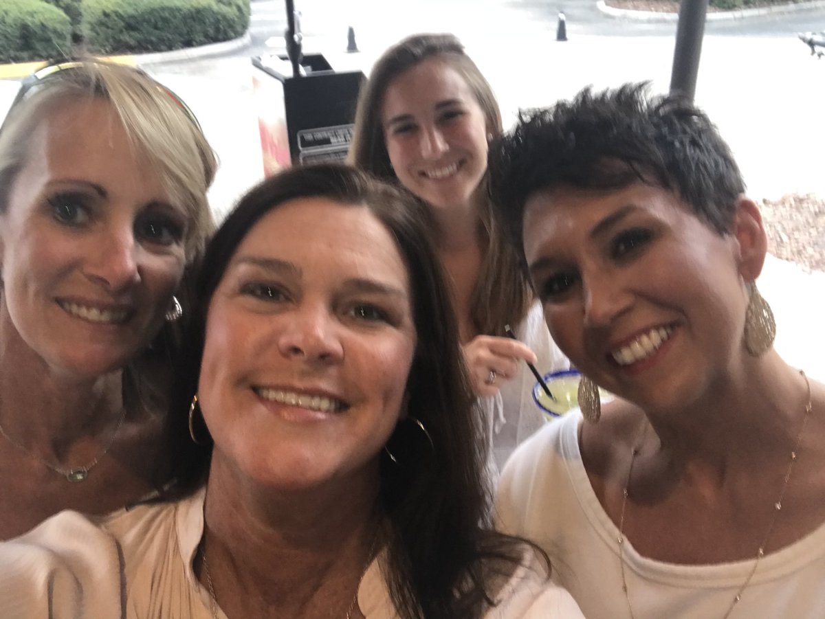 jkdeaton1's tweet image. The real MVP’s! We survived AAU’s!🏐💪🏼❤️#LUVTHEGAME