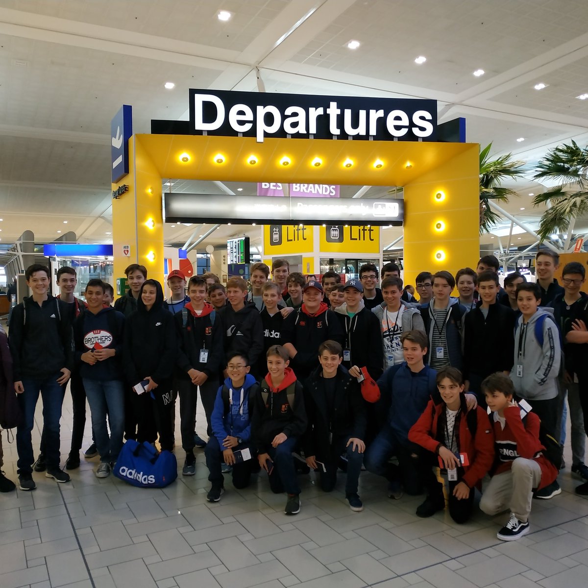 gtskinz's tweet photo. And we're off! Thanks Mum and Dad for getting us here on time and prepared. See you next Saturday. https://t.co/BePjkVBynq