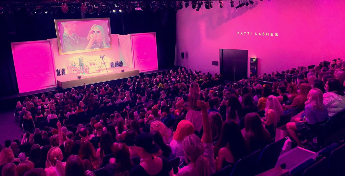 JeffreeStar's tweet photo. Thank you Scotland, we are forever grateful 💖🔥 @MMMMITCHELL &amp; I love you so much! https://t.co/lSjDpcOT8J