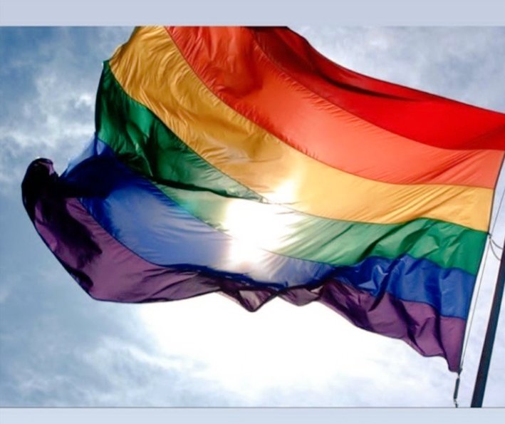 Tamansilla's tweet photo. #loveislove #Pride https://t.co/EbnVATMNC2