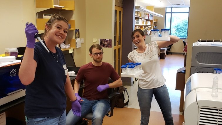 CrnicInstitute's tweet photo. Crnic scientists are hard at work processing all the blood draws that #NDSC2019 participants have given for the #HumanTrisomeProject! Keep them coming - you are advancing valuable scientific research!! 💙💙💙
#DownSyndrome #research #DSresearch #science https://t.co/80imYAxOhN