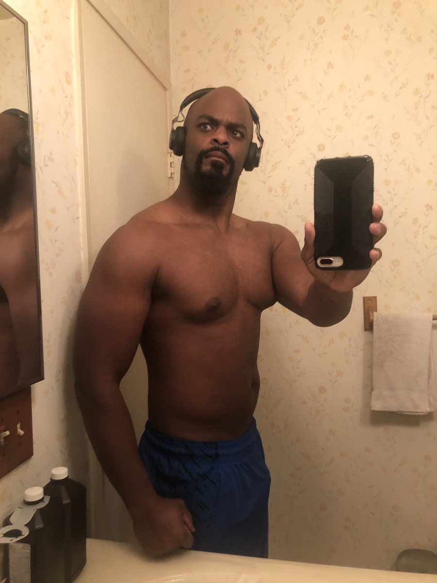 KTTheKingVet's tweet photo. No gut, no filter. Always putting in work, even while injured I find a way. I stay ready, no half stepping. Yes, this picture was taken today. #fridaymood #friday #fridayflow #ktking #theimperialbeast #theroyalone #knokxpro #iamwrestling #professionalwrestling #prowrestling https://t.co/tCqudUZtgC