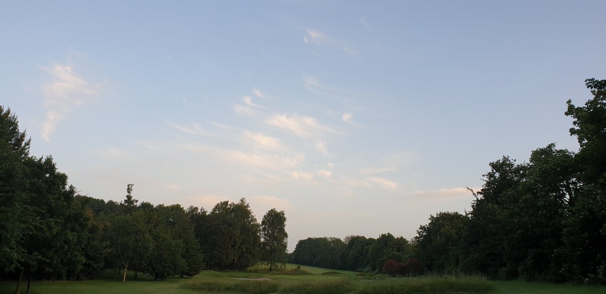 fentinic's tweet photo. Lovely fresh evening playing golf at #woodcoteparkgolfcourse #summer #sunset #summereveninggolf #Cousldon https://t.co/kbg8lRq9tz